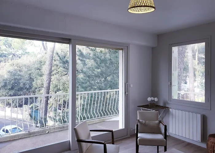 Apartment Le Tilleul By Tah - 100m Gare De Les Pins *